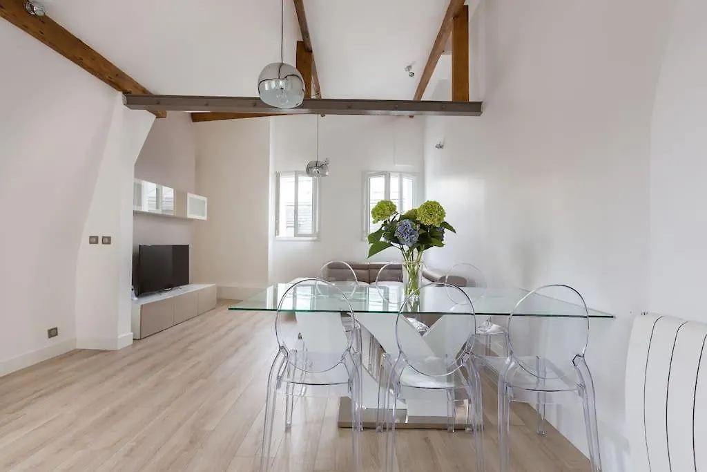 Loft Refait A Neuf En Dernier Etage 2 Paris